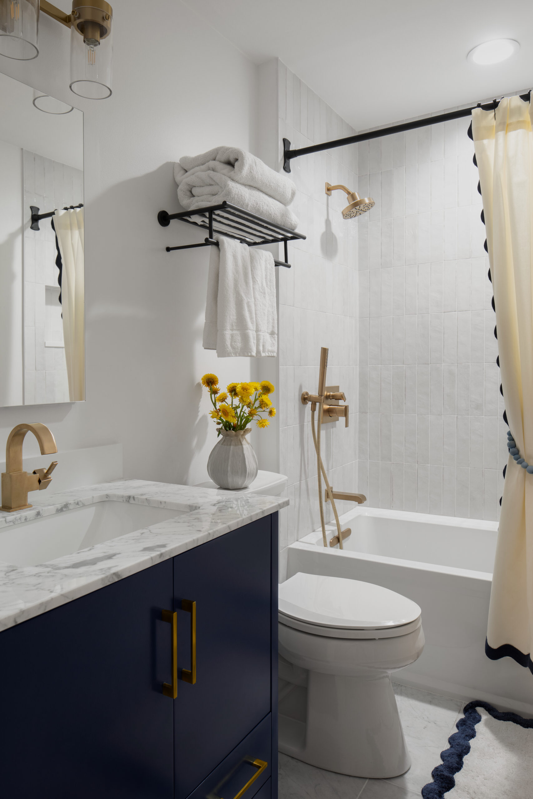 Wolcott_Ave_Matte_and_Gloss_Interiors_Ryan_Hainey_Photography_004